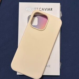 Velvery Caviar Case